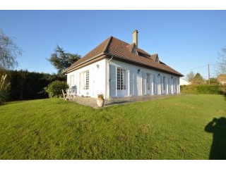 House Set in One Acre Landscaped Gardens