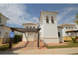 2 bedroom detached house for sale