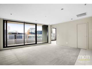 Bright Victoria Point Pad Near Etihad..