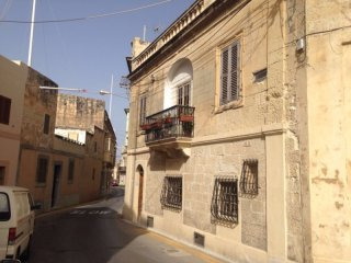 Double Fronted Bright & Spacious..