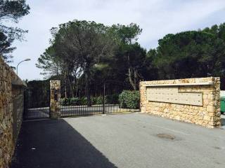 BAGNOLS EN FORET - Plot of land - 236..