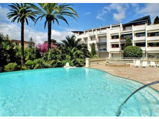 Two Bedroom Cannes Apartment With Pool