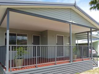 Pre-loved one bedroom home - TUNCURRY -..