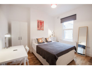 Single with double bed near Clapham..