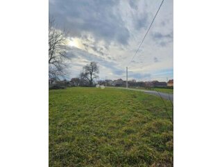Građevinsko zemljište s velikim potencijalom – 1730 m²