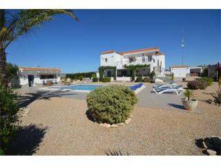 4 bedroom Villa For Sale: Detached..