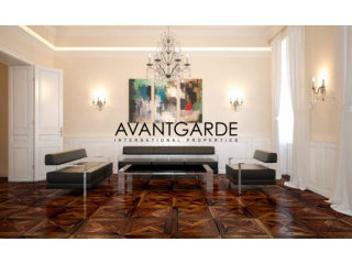 Luxurious apartment in grand..