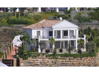 4 Bedrooms - Villa - Malaga - For Sale