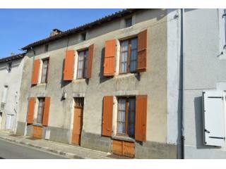 Ruffec townhouse to renovate