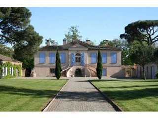 A Handsome 18th Century Domain In 48..