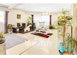 SPACIOUS TWO BEDROOM IN THE CENTER OF..