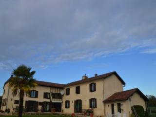 Immaculately presented farmhouse with..