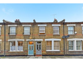 Senrab Street E1