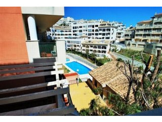 2 Bedroom Middle Floor Apartment