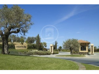 Large Building Plot on Golf Course