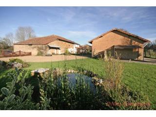 Rochechouart (87) - Renovated farmhouse..