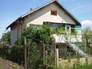 Bulgarije Huis Van 100m2 Met 2 Verd. En..