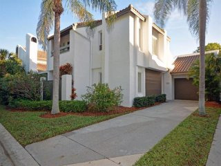 2 bedroom Flat For Sale: 2190 Via..