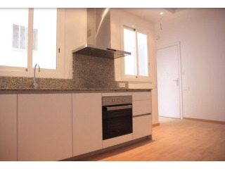 Spacious Bright Flat Close to Sagrada..