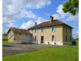 Traditional courtyard farmhouse, 1ha..