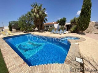 EXCLUSIVE TO VOSS HOMES - Large, renovated, country house..