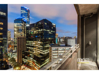 Exceptional Modern Living in Liberty..