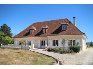 Stunning 5 bed house with double garage..