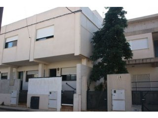 Townhouse for sale in Los Nietos