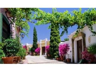 2 bedroom town house for sale