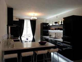 A large modern 4 bedroom duplex in the..