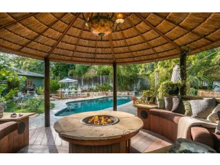 3 bedroom House For Sale: 1840 Barker..