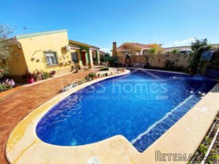 NEW LISTING TO VOSS HOMES - An impressive and large 4 bed..