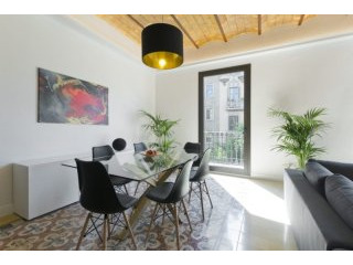 Luxury Refurbished 3 Bed Apartment..