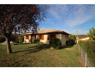 Lovely 4 bed house with garage and..