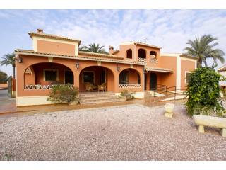 4 bedroom, 3 bathroom Finca / Country..
