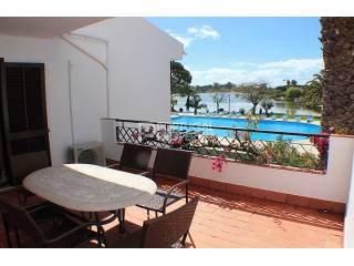 Spacious duplex Lakeside apartment with..