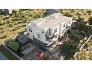 VODICE - S5 DVOETAŽNI PENTHOUSE NA 1. I 2. KATU S VRTOM I KR