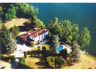 Beautiful Country Property On The Banks..