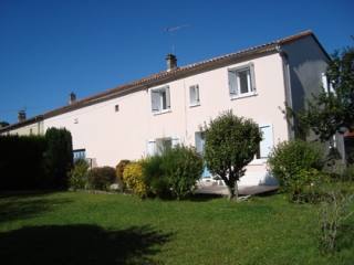 3-bed property with pretty, walled..