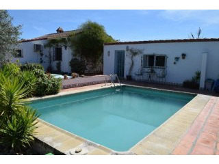 Chalet for Sale in Vinuela, Vinuela..