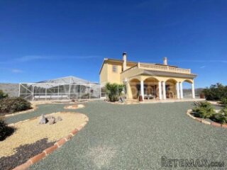 NEW & EXCLUSIVE TO VOSS HOMES - A large, WOW, light &..