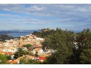 Plot close to the centre of Begur