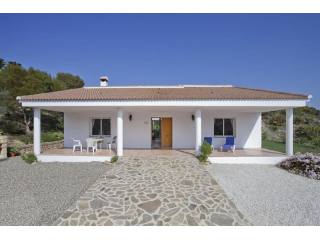 Villa - A lovely spacious 3 double..