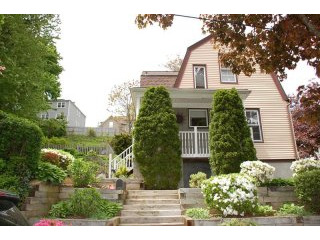 3 bedroom House For Sale: 123 Rose Hill..