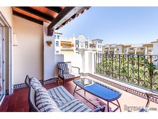 Elegant PENTHOUSE apartment with 2 bedrooms, 1 bathroom..