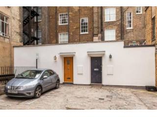 2 Bedrooms - Mews - London - For Rent