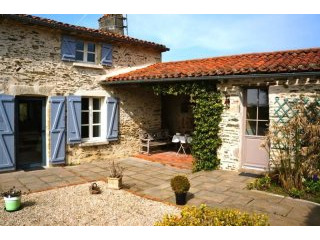3 Bedroom Farm House For Sale