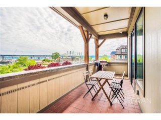 2 bedroom House For Sale: 127 W Main..