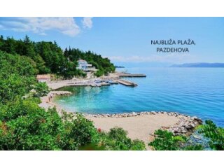 Građevinsko zemljište, 560 m2, sa starom kamenom kućom