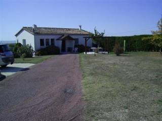 3 Bedrooms - House - Poitou-Charentes -..
